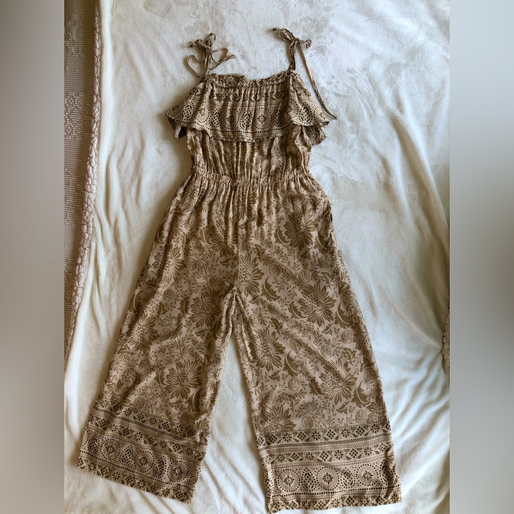 Entro romper like new. Size medium